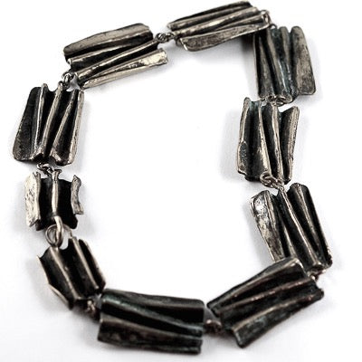 Collana Basalto