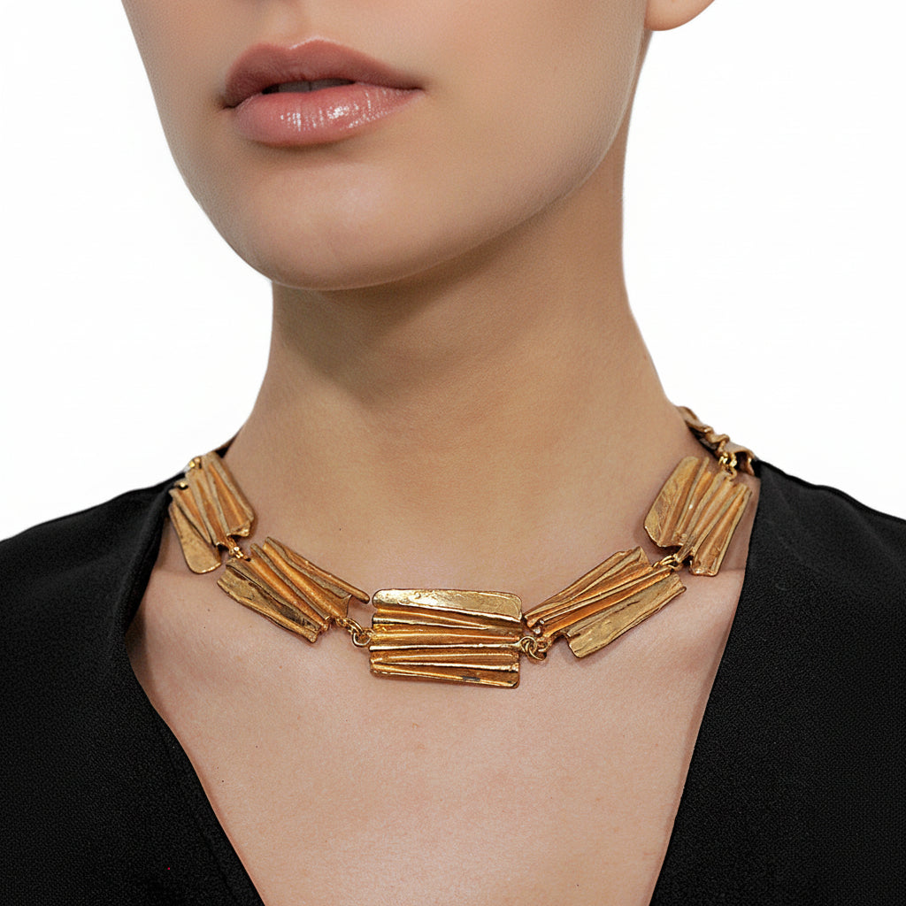 Collana Basalto